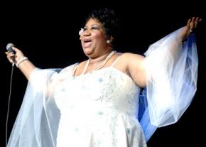 Aretha Franklin performs in 2008