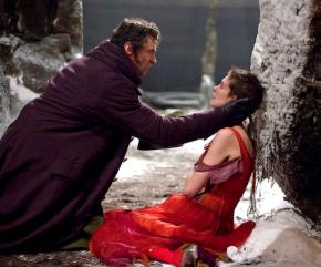 Hugh Jackman and Anne Hathaway in Les Misérables